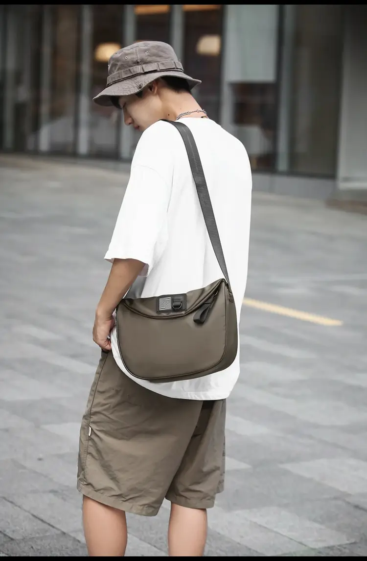 Black Messenger Bag for Men Women Commute Sports Functional — feature 15