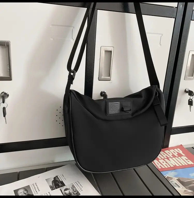 Black Messenger Bag for Men Women Commute Sports Functional — feature 19