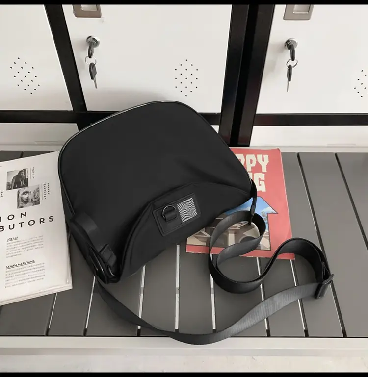 Black Messenger Bag for Men Women Commute Sports Functional — feature 20