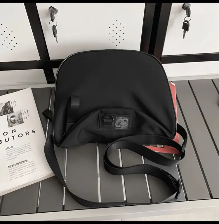 Black Messenger Bag for Men Women Commute Sports Functional — feature 25