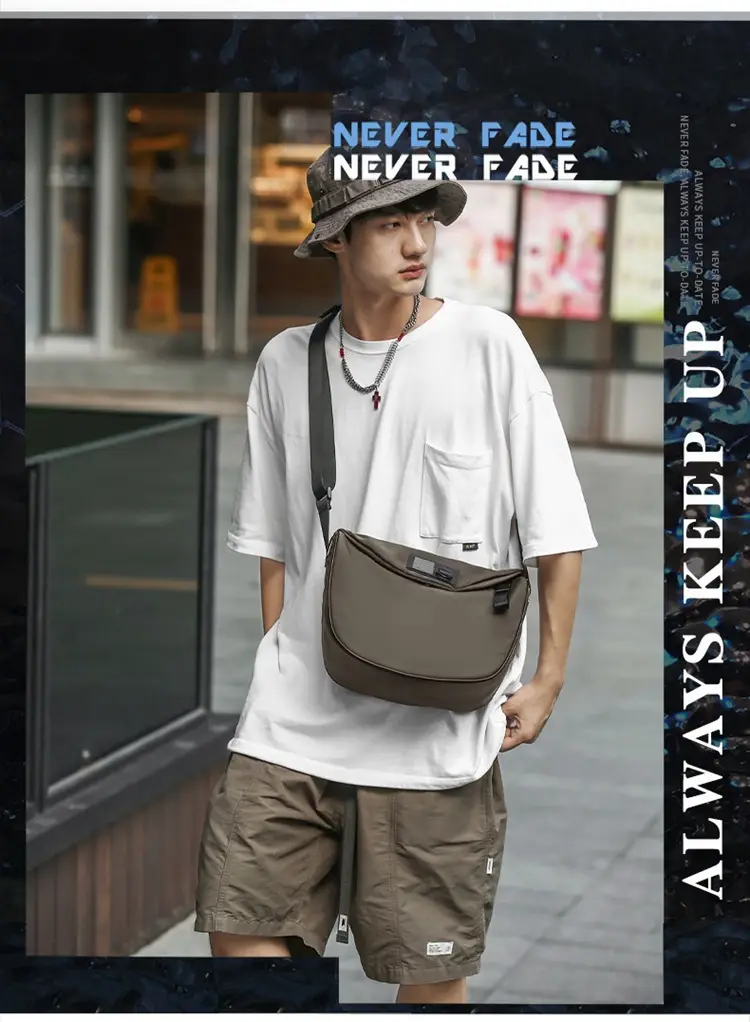 Black Messenger Bag for Men Women Commute Sports Functional — feature 3