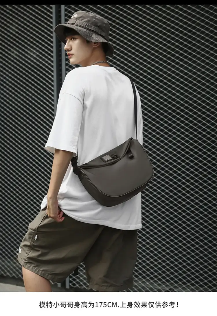 Black Messenger Bag for Men Women Commute Sports Functional — feature 5