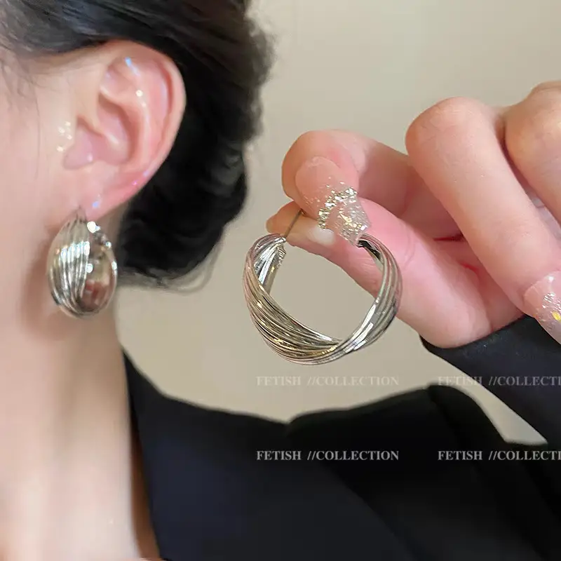 S925 Silver Heart Stud Earrings for Women - Image 10