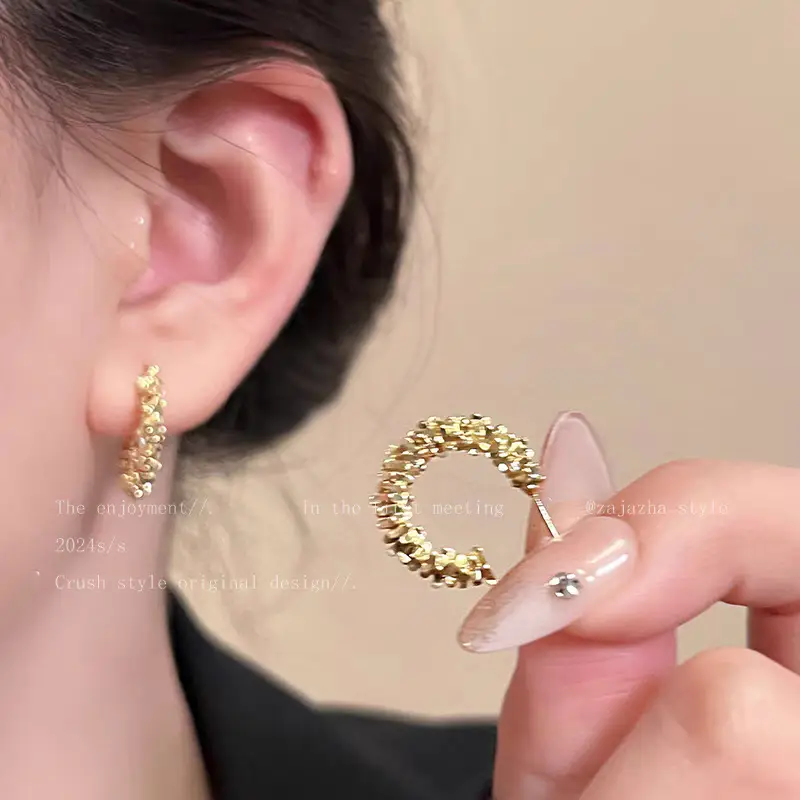 S925 Silver Heart Stud Earrings for Women - Image 12