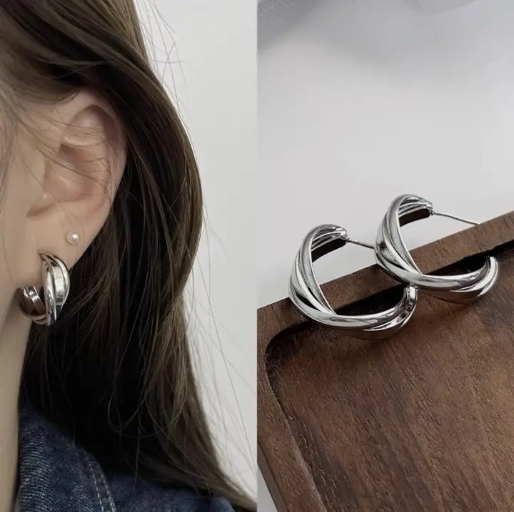 S925 Silver Heart Stud Earrings for Women - Image 19