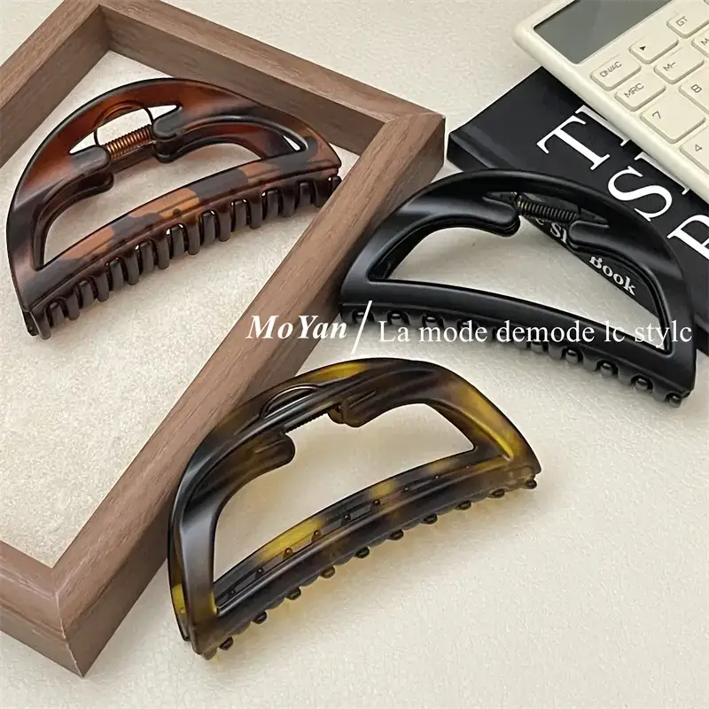 French Style Hollow Semi-Circle Hair Clip 2023 - Image 7