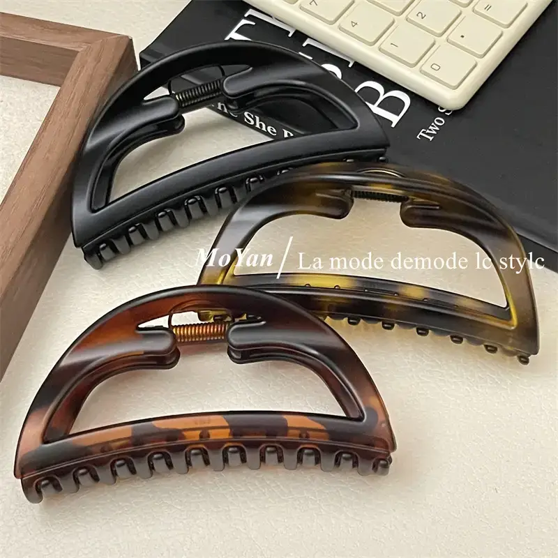 French Style Hollow Semi-Circle Hair Clip 2023 — feature 13