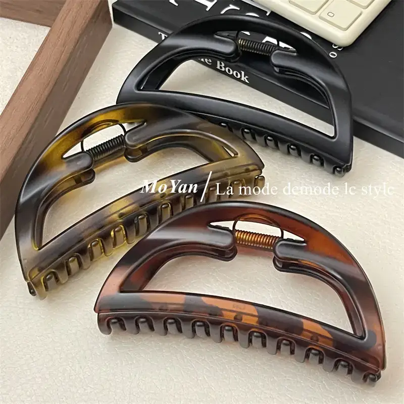 French Style Hollow Semi-Circle Hair Clip 2023 — feature 14