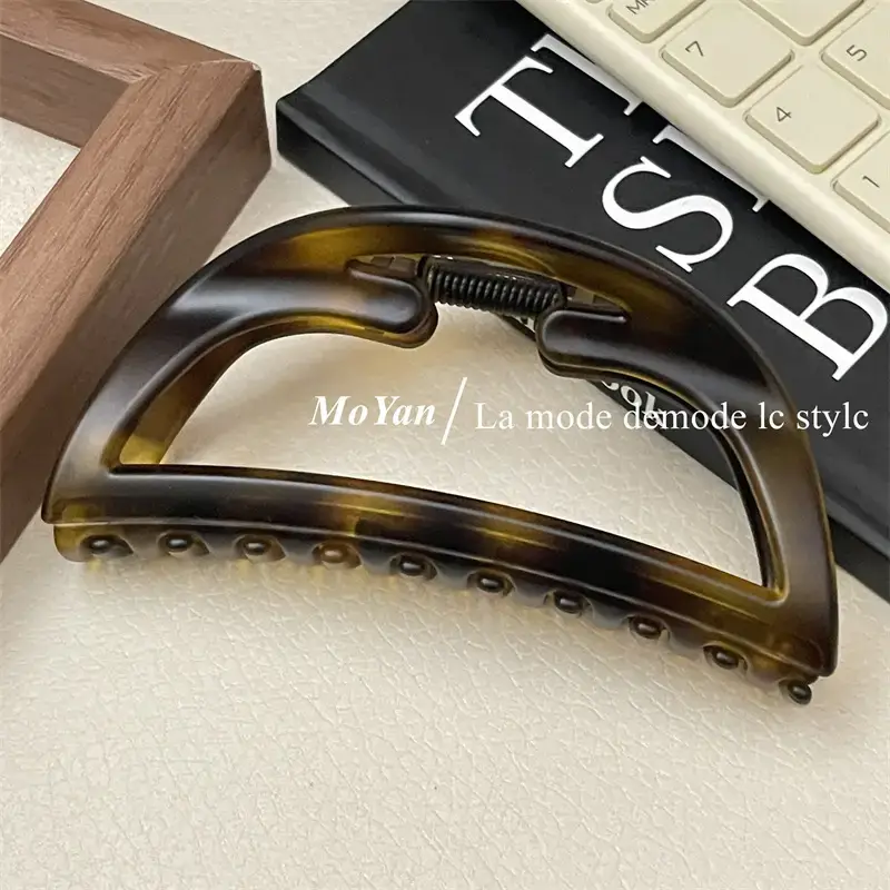 French Style Hollow Semi-Circle Hair Clip 2023 — feature 15