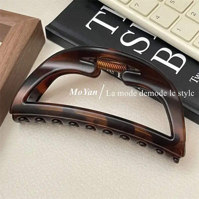 French Style Hollow Semi-Circle Hair Clip 2023 — feature 17