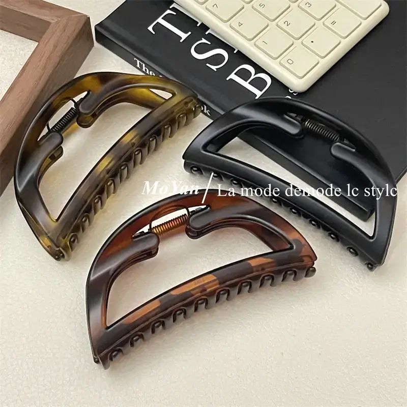 French Style Hollow Semi-Circle Hair Clip 2023 — feature 20