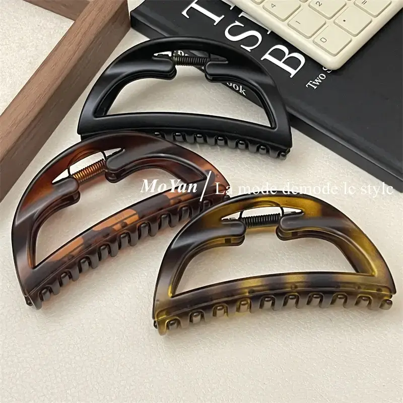 French Style Hollow Semi-Circle Hair Clip 2023 — feature 23