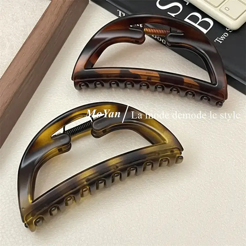 French Style Hollow Semi-Circle Hair Clip 2023 — feature 8