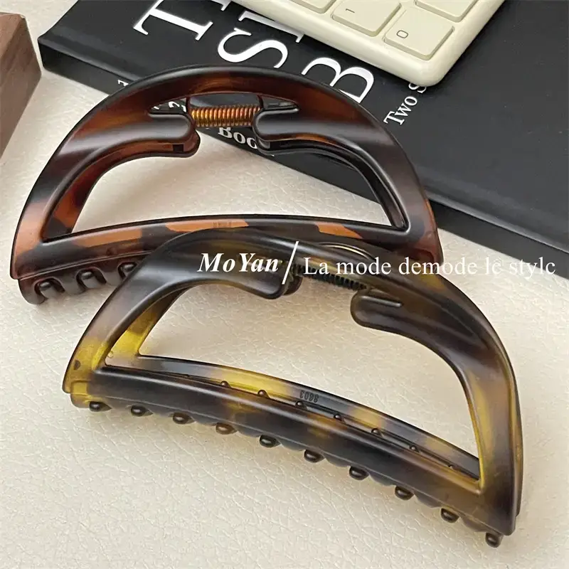 French Style Hollow Semi-Circle Hair Clip 2023 — feature 9