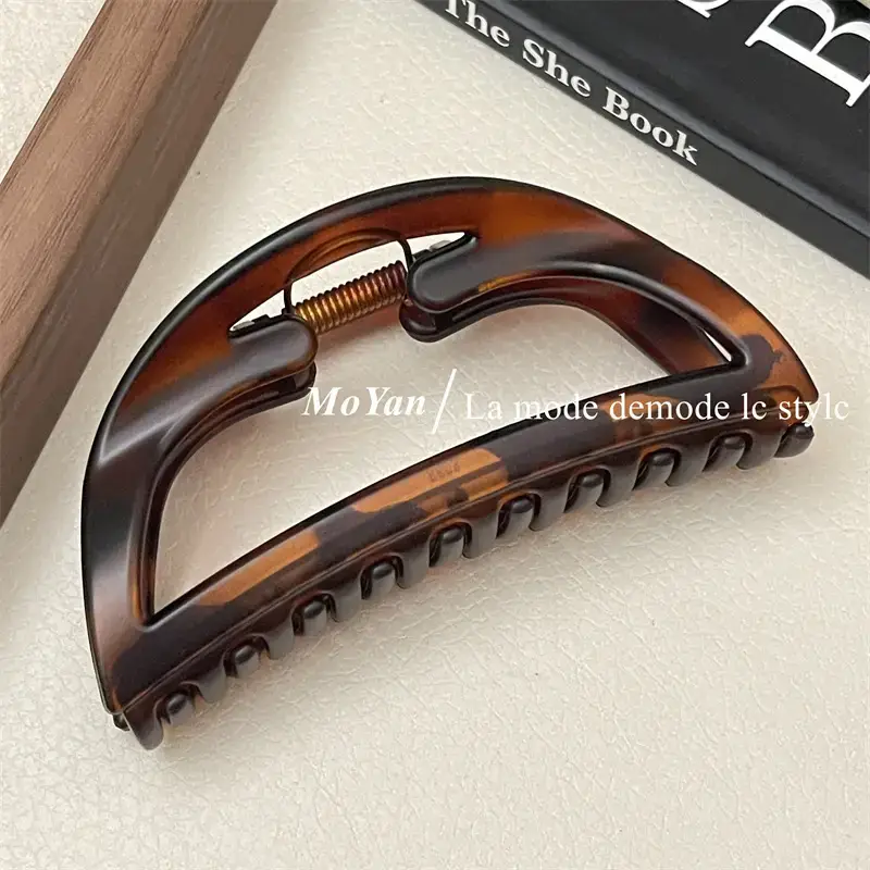 French Style Hollow Semi-Circle Hair Clip 2023 - Image 3