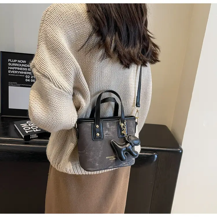 Women's Textured Shoulder Messenger Bag Brown Gold Plated — feature 11