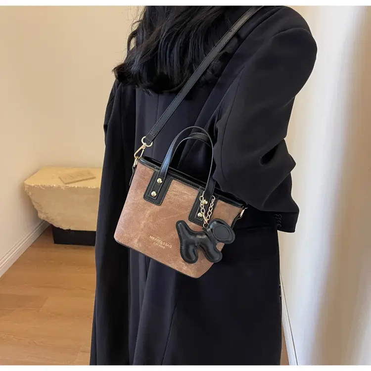 Women's Textured Shoulder Messenger Bag Brown Gold Plated — feature 19