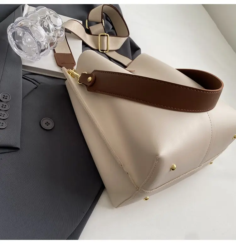 Women's Brown Large Capacity Shoulder Crossbody Bag — feature 32