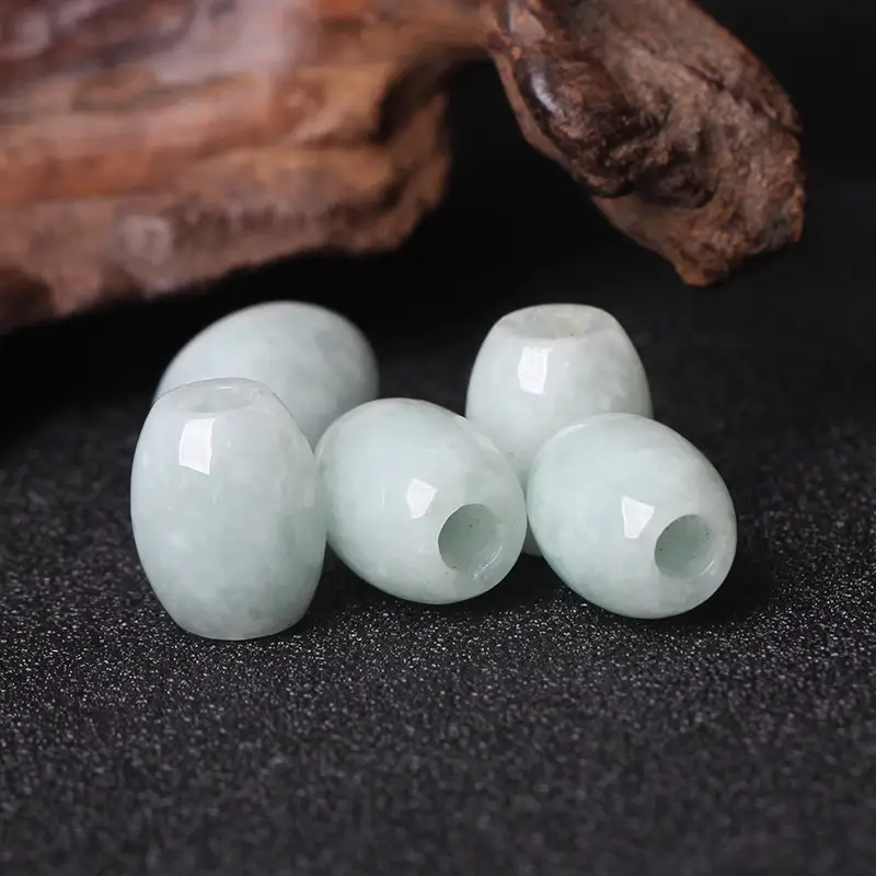 Natural Emerald Passepartout Pendant for Women - Image 3