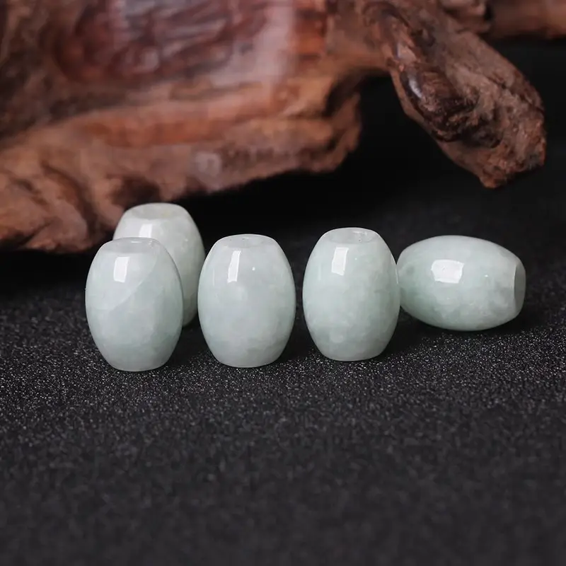 Natural Emerald Passepartout Pendant for Women - Image 5