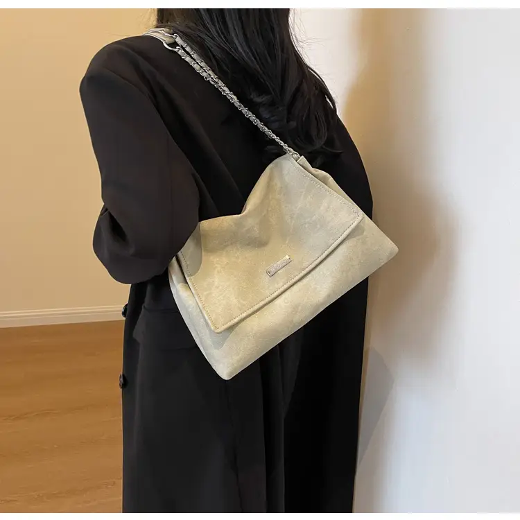 Retro Chain Shoulder Bag Women 2023 Winter — feature 9