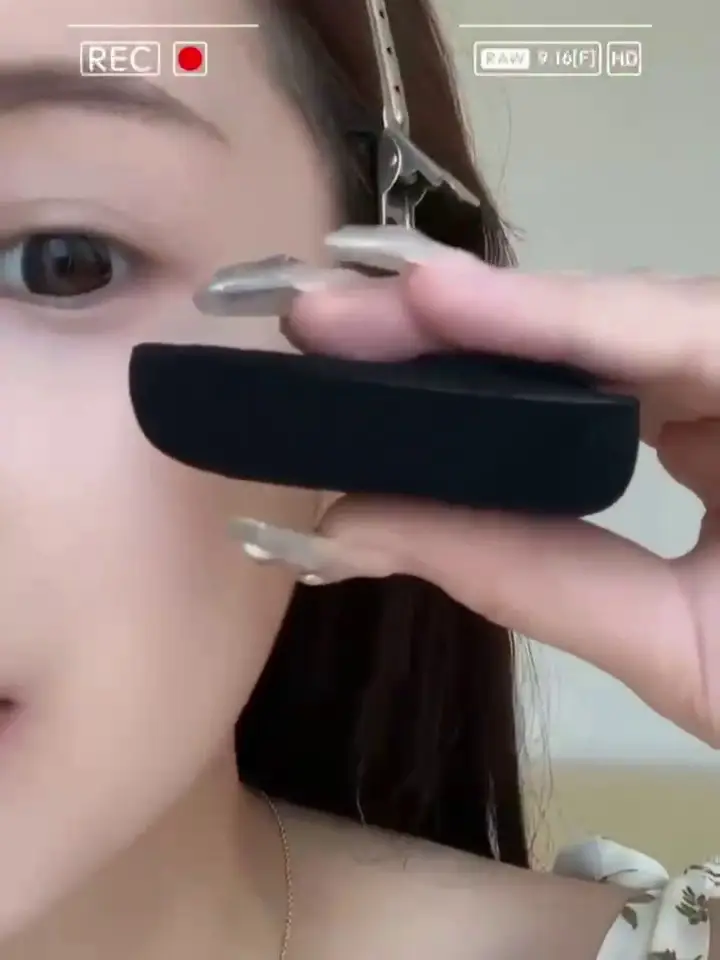 Black Pineapple Special Makeup Sponge Super Soft — feature 1