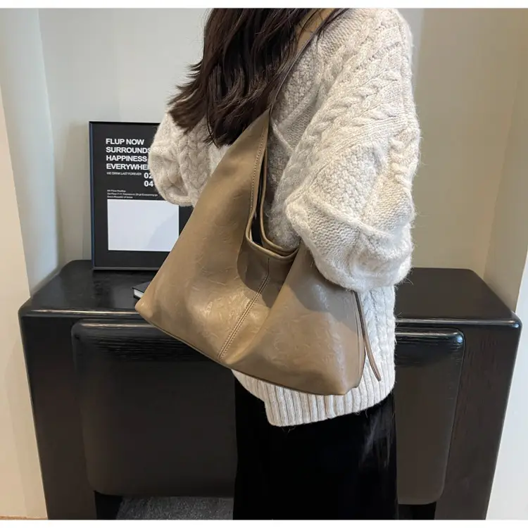 Brown Leather Retro Shoulder Tote Bag for Women — feature 19