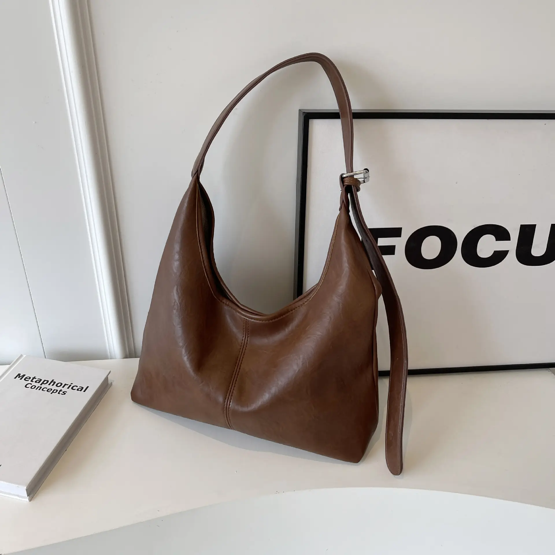 Brown Leather Retro Shoulder Tote Bag for Women - Image 4
