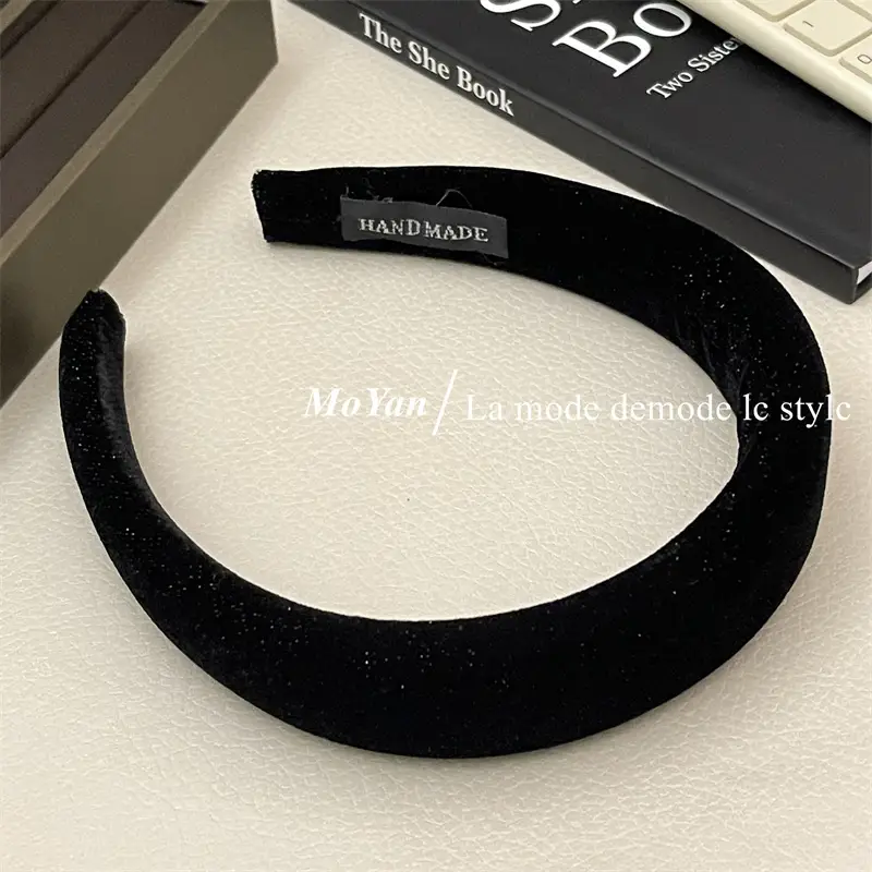 Autumn Winter Velvet Skull Headband 2023 — feature 14