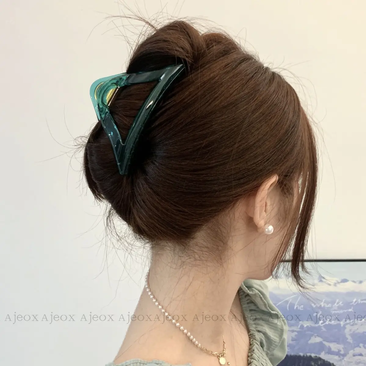 Clear Triangle Hair Clip Gradient Shark Grip