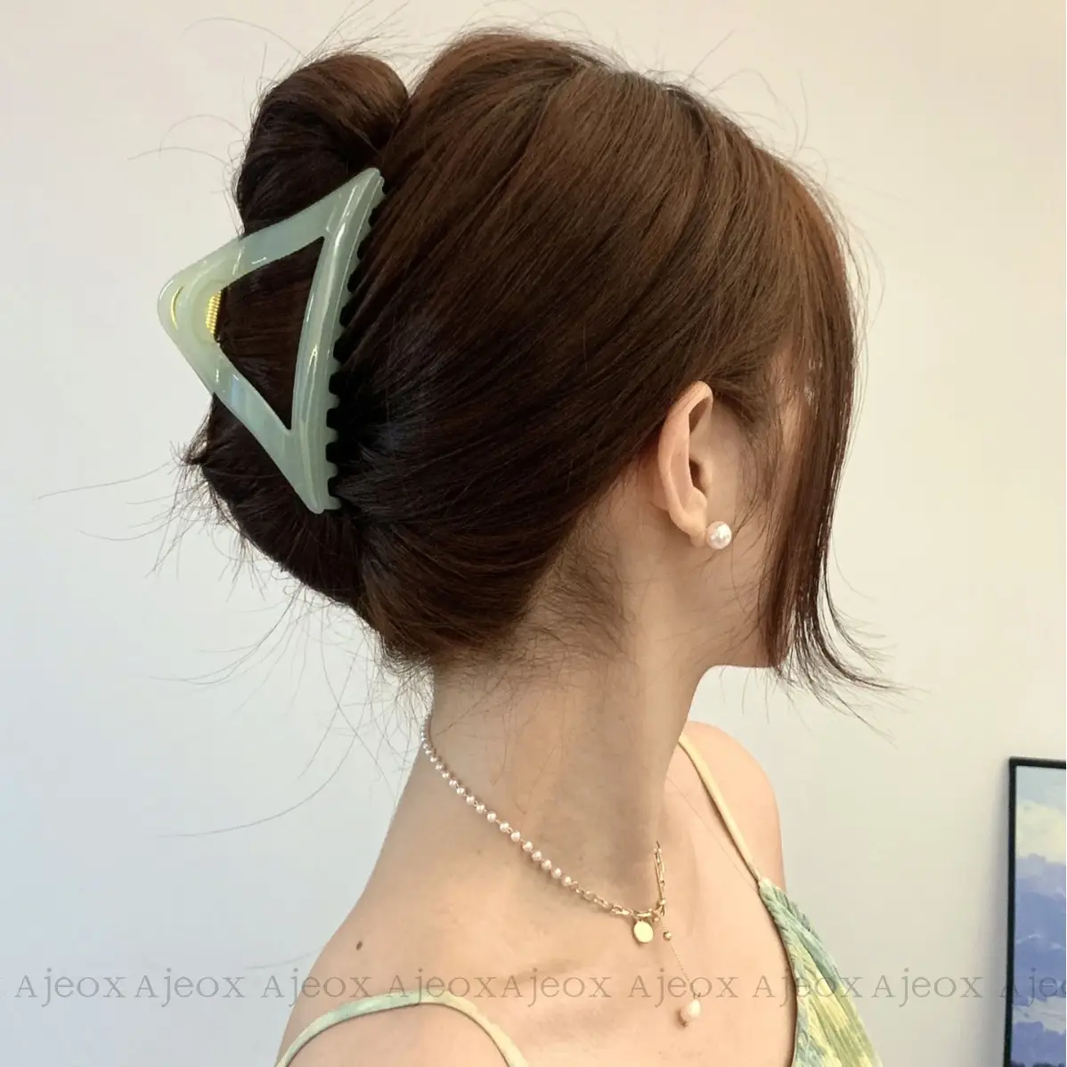 Clear Triangle Hair Clip Gradient Shark Grip