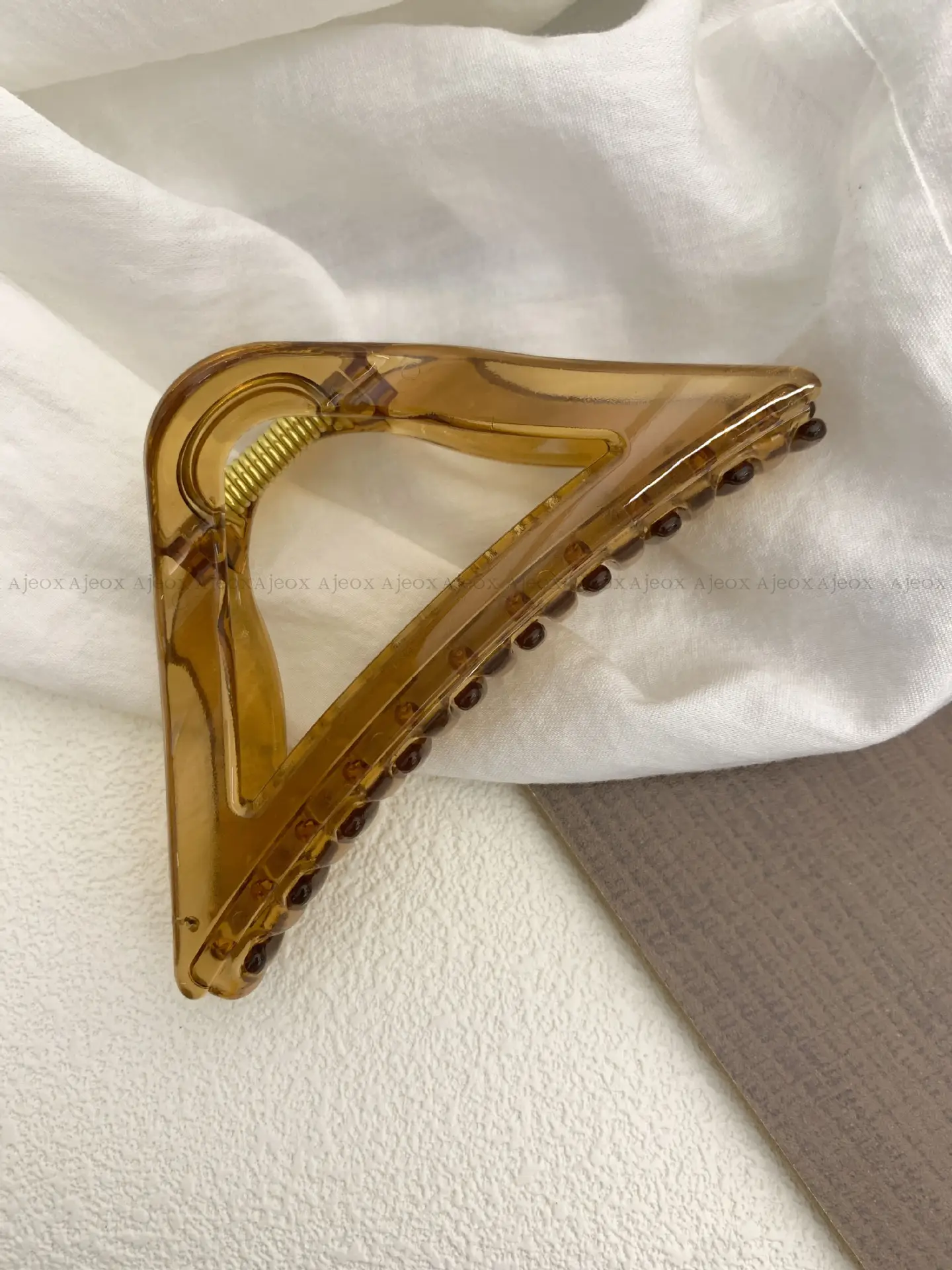 Clear Triangle Hair Clip Gradient Shark Grip — feature 29