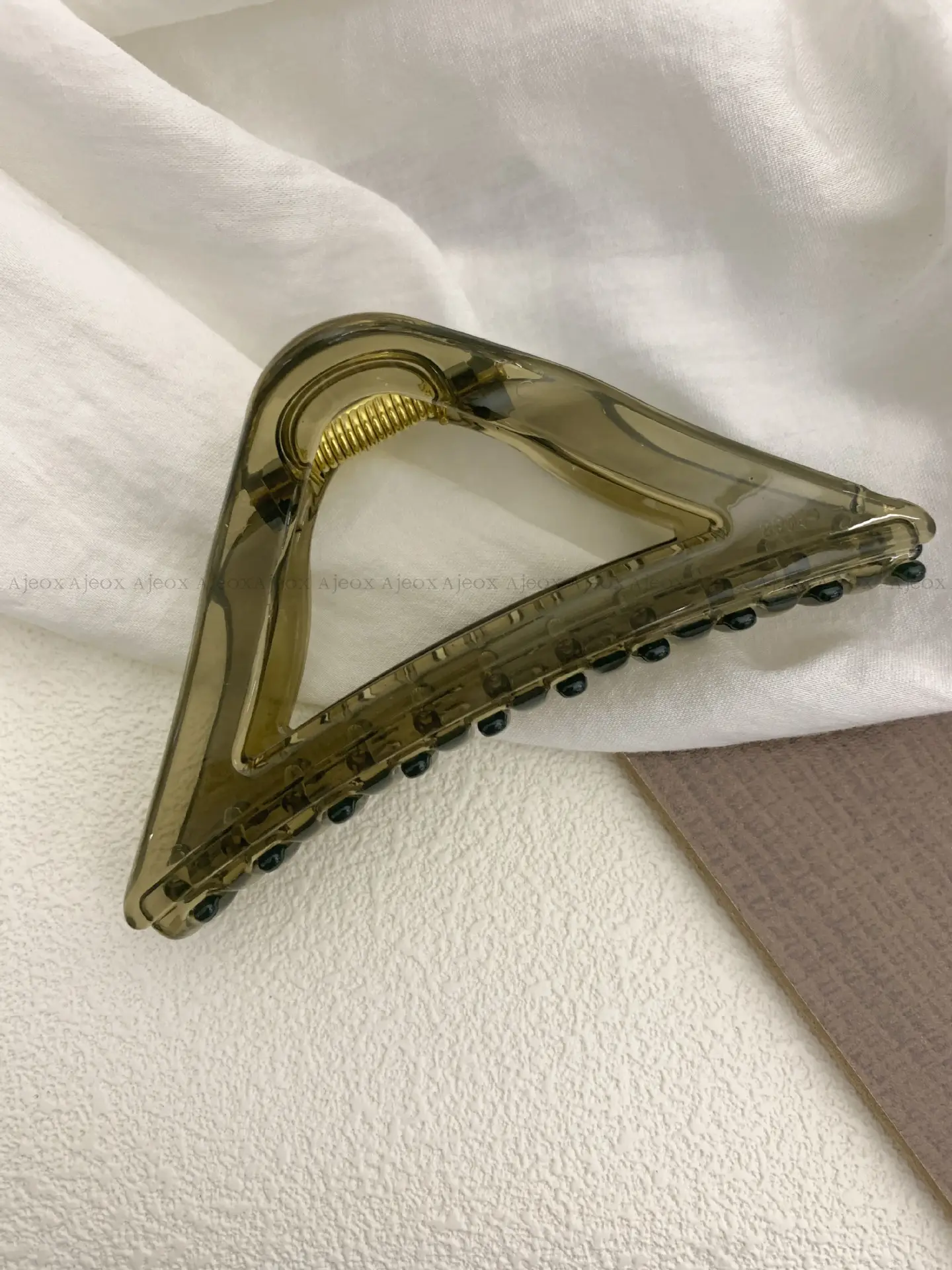 Clear Triangle Hair Clip Gradient Shark Grip — feature 30