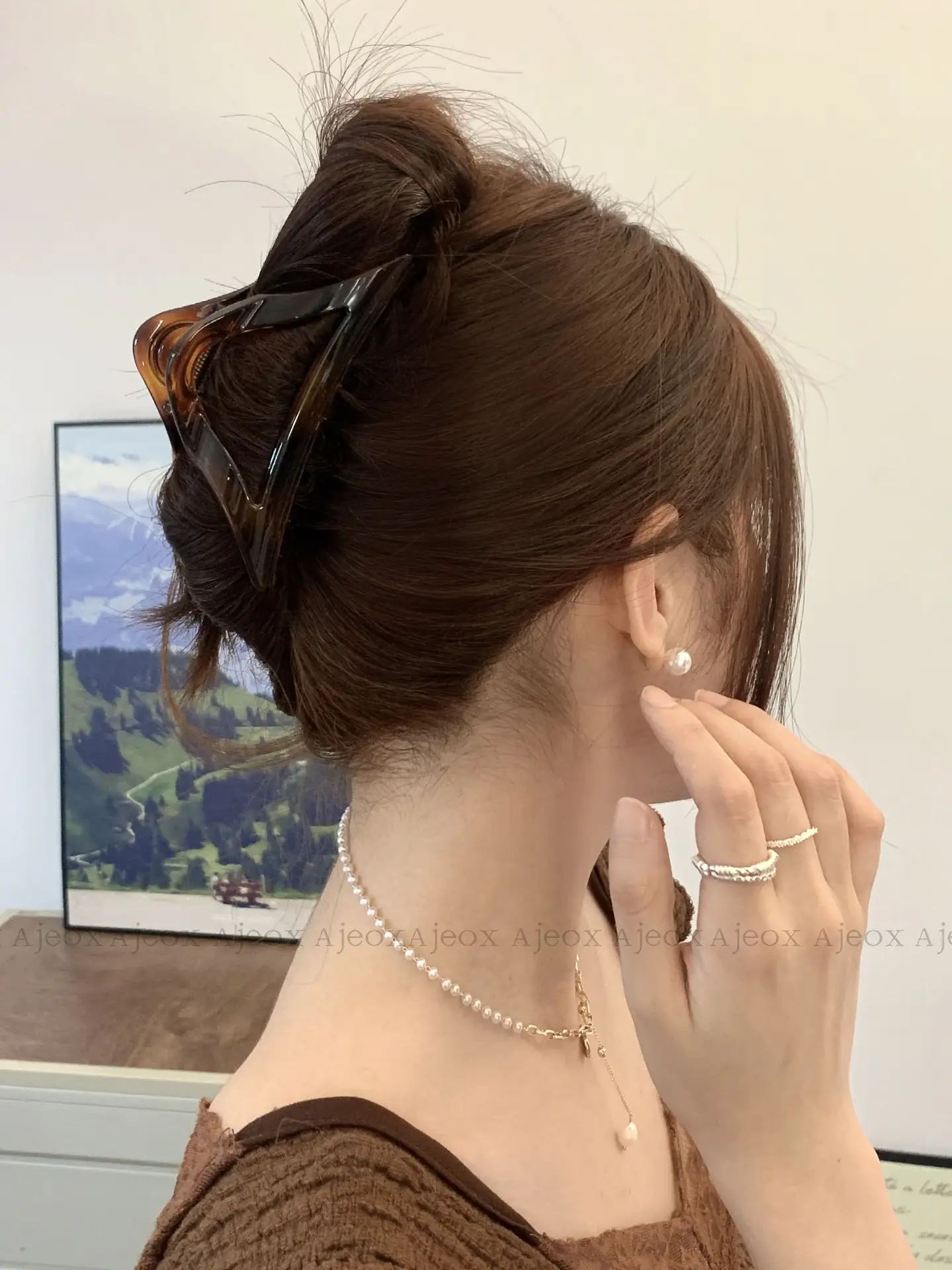 Clear Triangle Hair Clip Gradient Shark Grip — feature 7