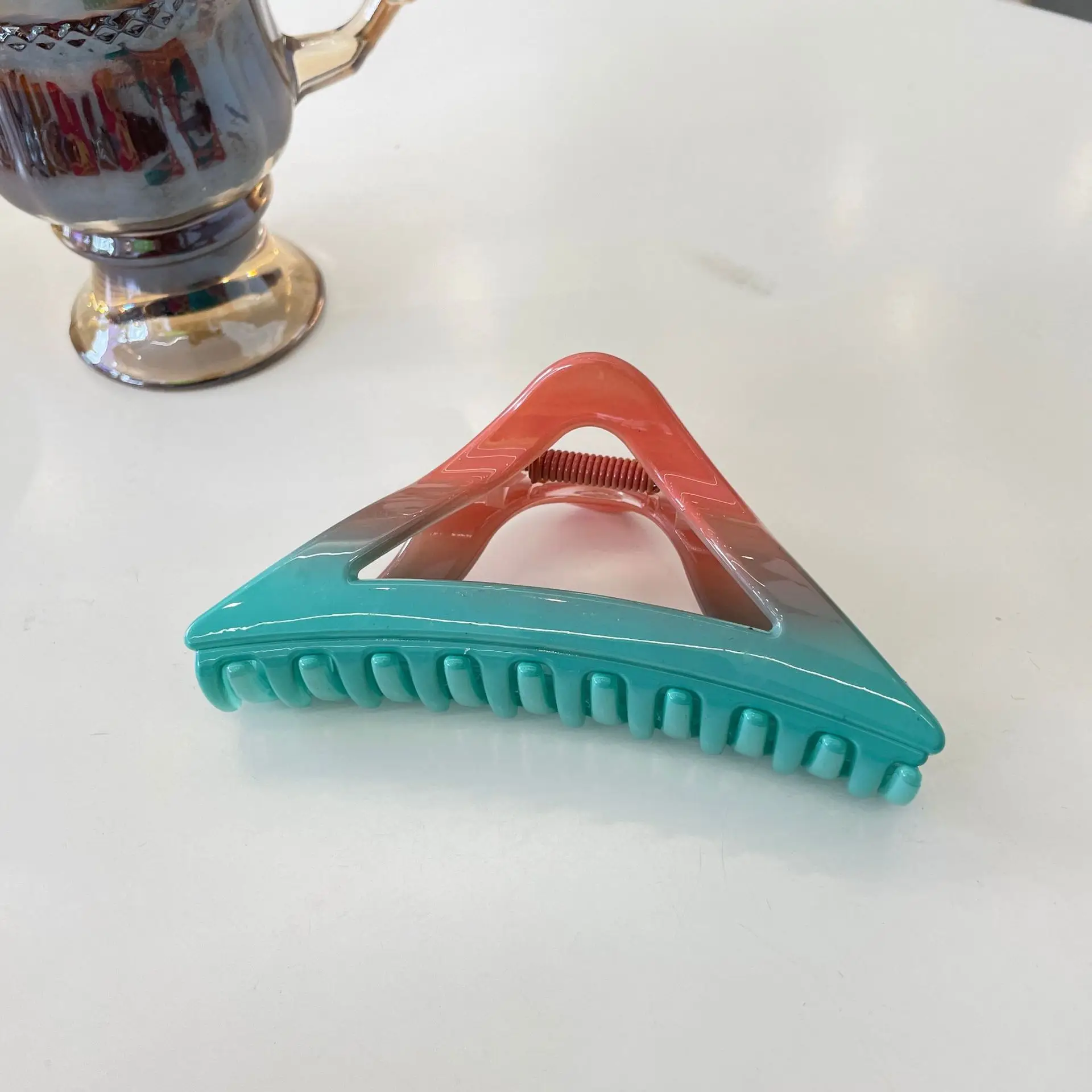 Clear Triangle Hair Clip Gradient Shark Grip