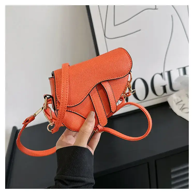 Green Saddle Messenger Bag for Women 2023 — feature 32