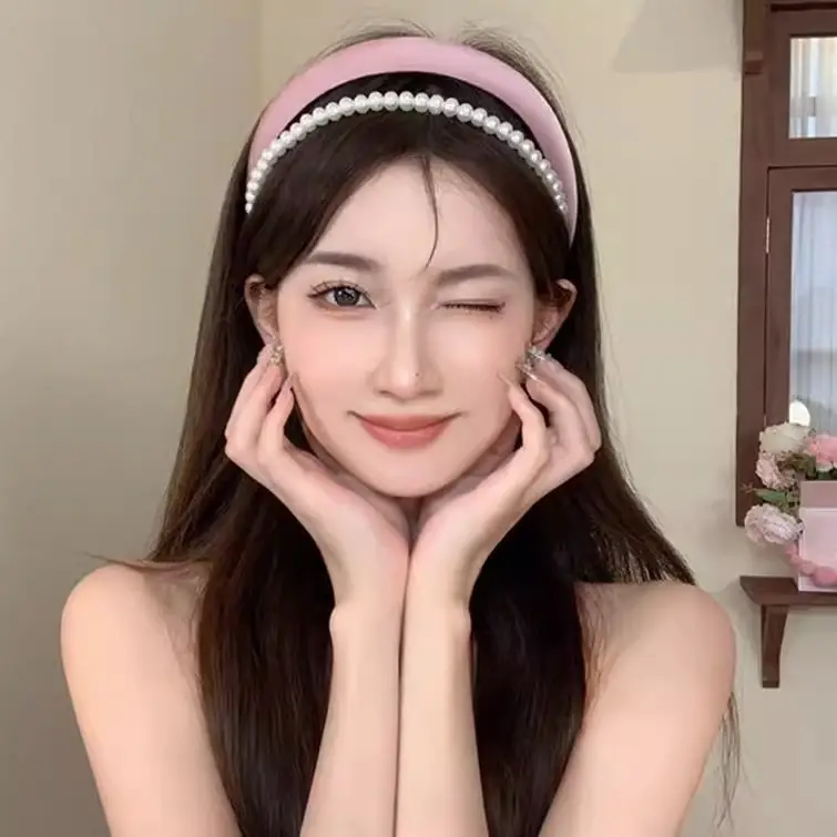 White Pearl High Cranial Hair Band for Women — feature 5
