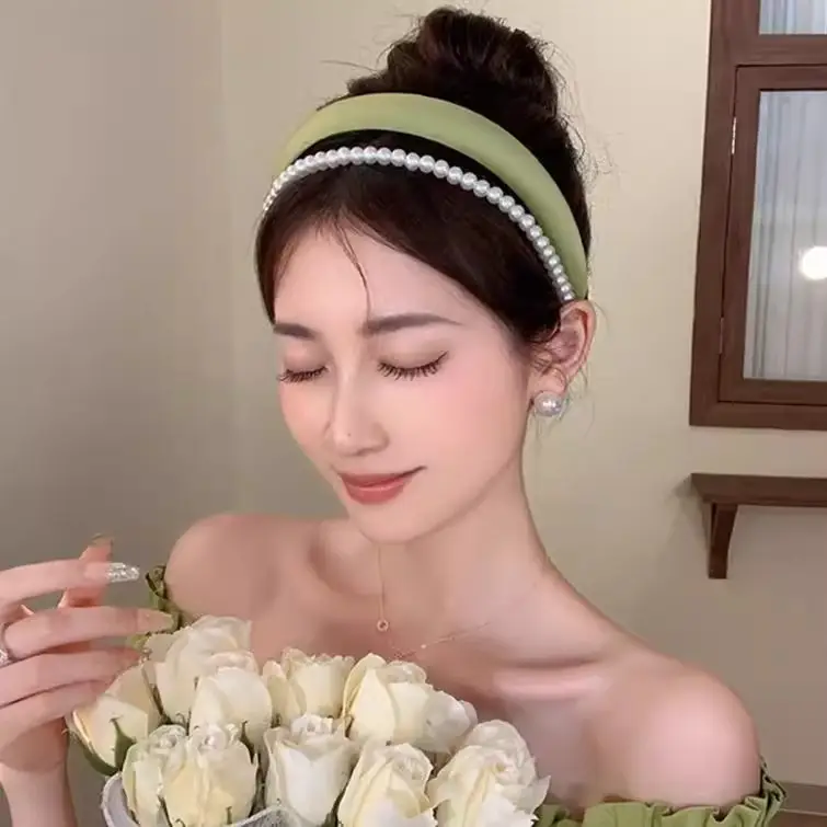 White Pearl High Cranial Hair Band for Women — feature 6