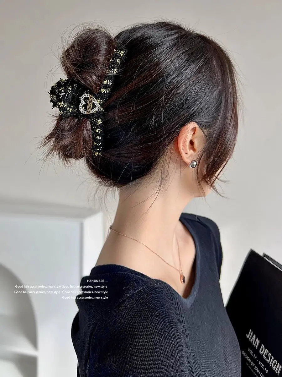 Luxury Black Heart Clip for Women Autumn Winter Hairpin