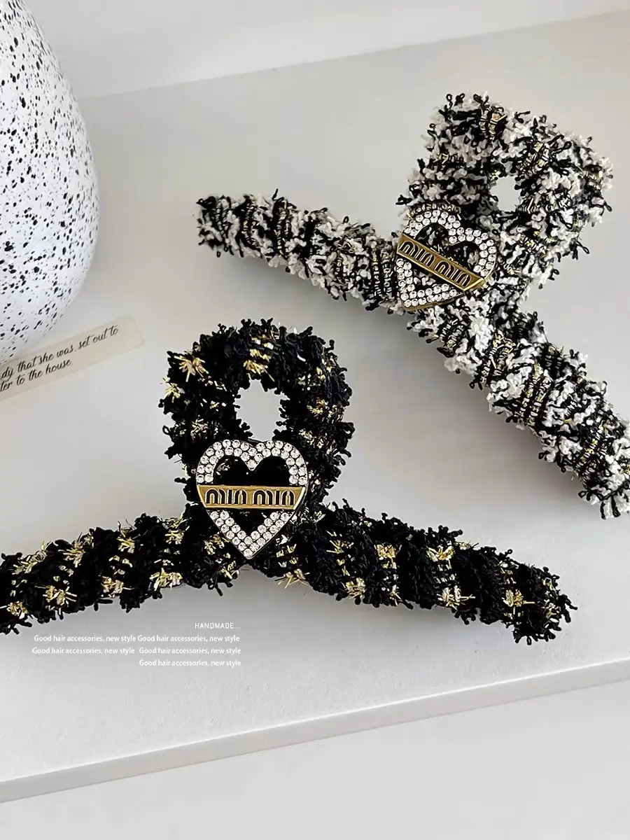 Luxury Black Heart Clip for Women Autumn Winter Hairpin