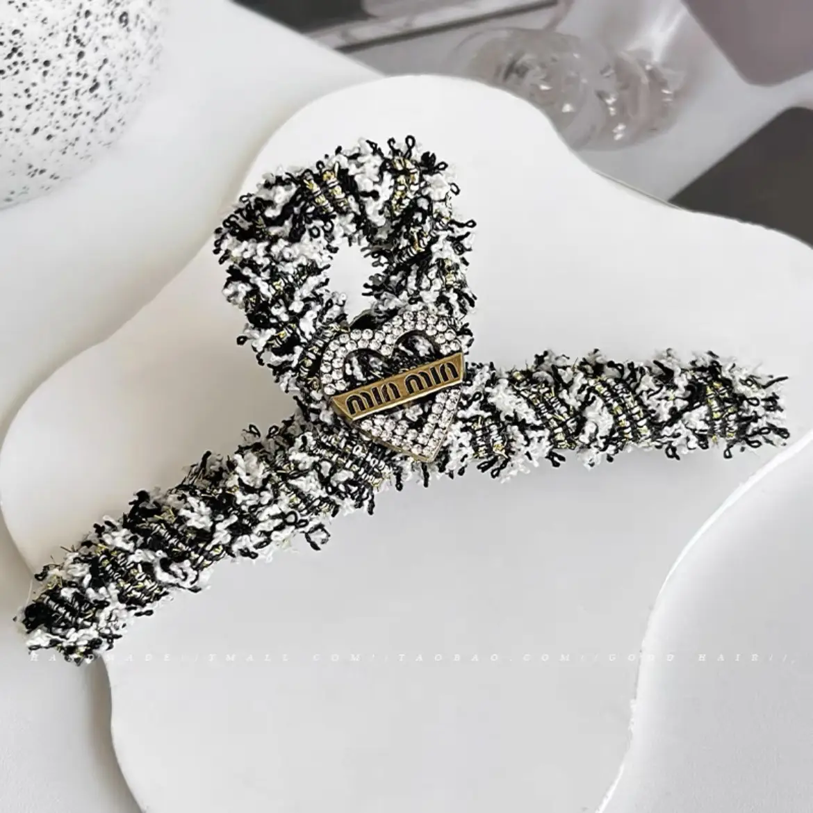 Luxury Black Heart Clip for Women Autumn Winter Hairpin