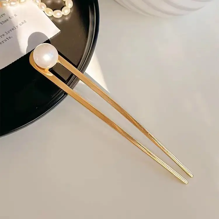 Women's Lazy Updo Hairpin with Pearl Accorn