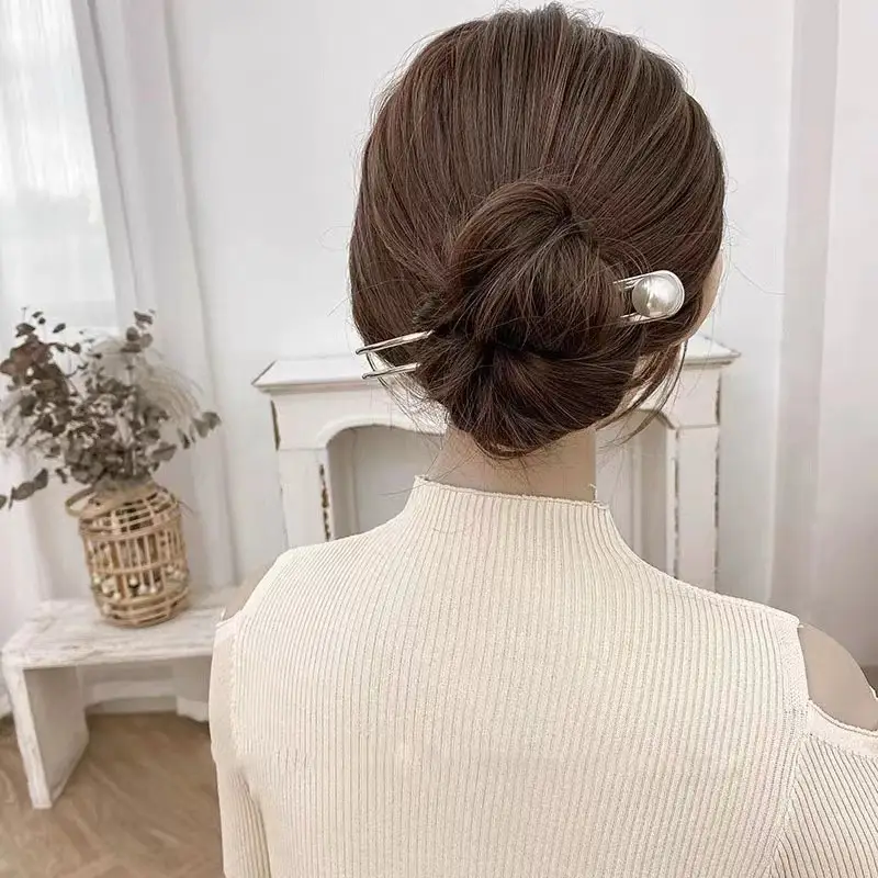 Women's Lazy Updo Hairpin with Pearl Accorn — feature 3