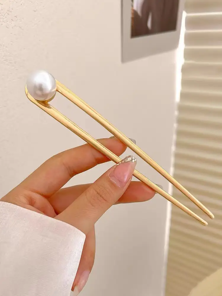 Women's Lazy Updo Hairpin with Pearl Accorn — feature 7
