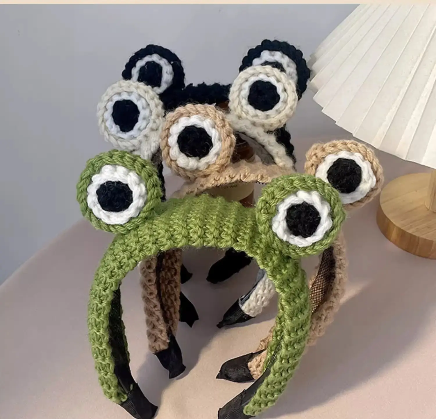 Women's Green Frog Wool Headband with Big Eyes — feature 1