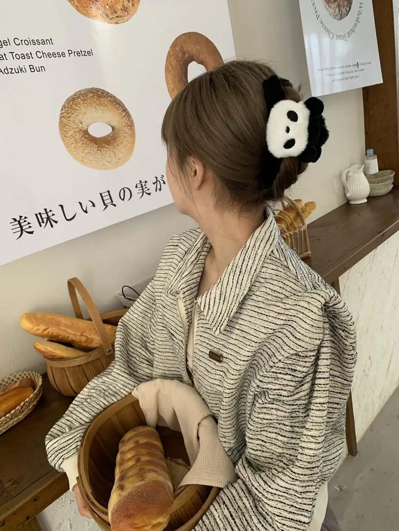 Autumn Winter Panda Clip Hair Accessory for Women — feature 6