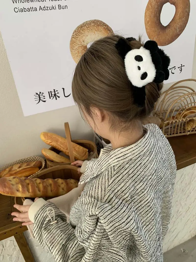 Autumn Winter Panda Clip Hair Accessory for Women — feature 7