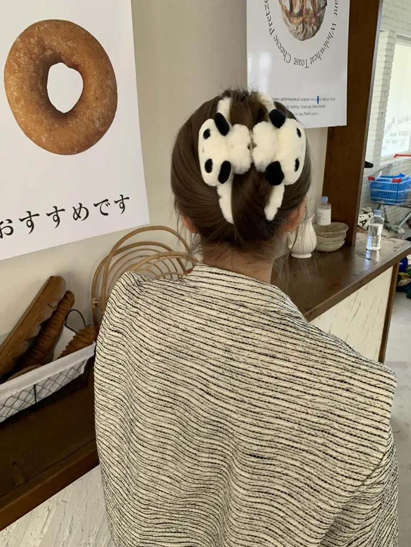 Autumn Winter Panda Clip Hair Accessory for Women — feature 9