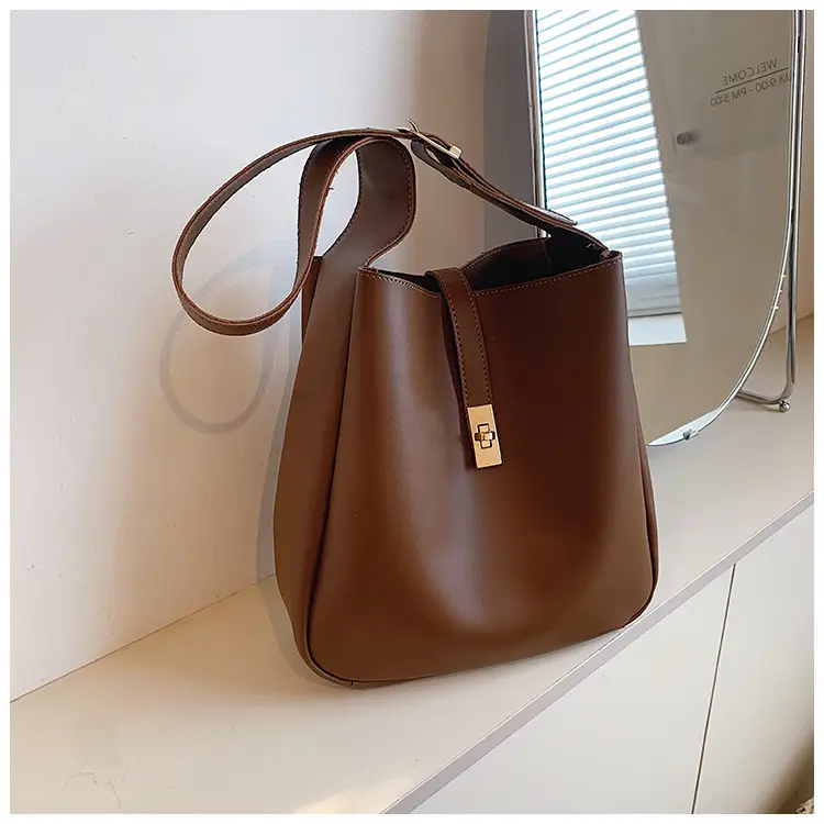 Women Large Capacity Shoulder Bag Tan 2023 — feature 15