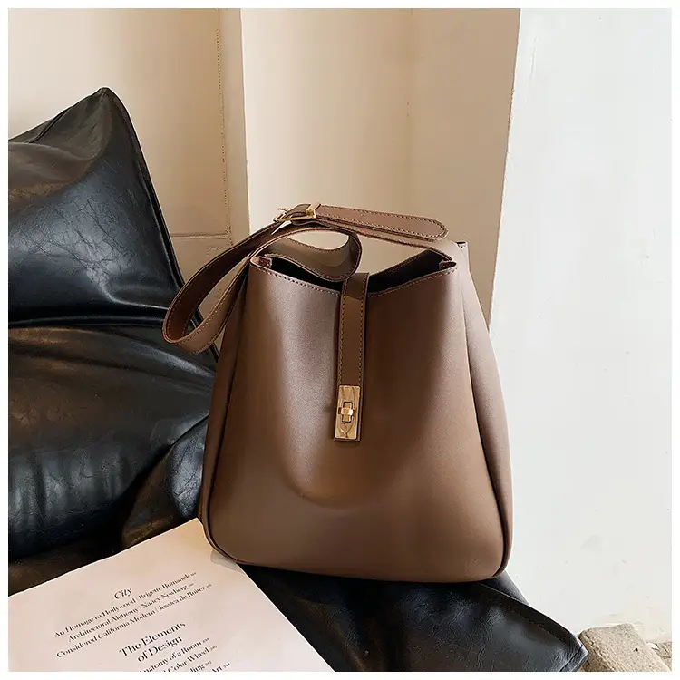 Women Large Capacity Shoulder Bag Tan 2023 — feature 9